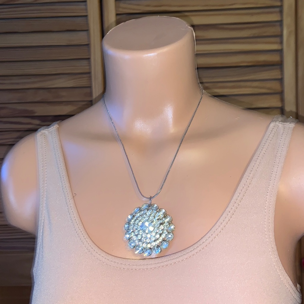 Vintage, Crystal Rhinestone Necklace Cluster With 18” Snake Chain Silver Tone